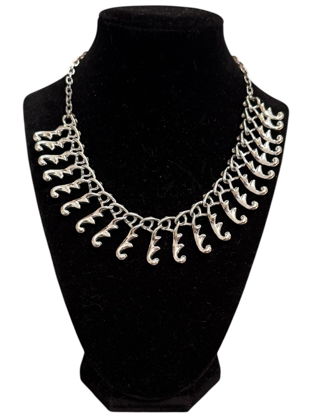Vintage Sarah Coventry Silver Tassel Collar Necklace